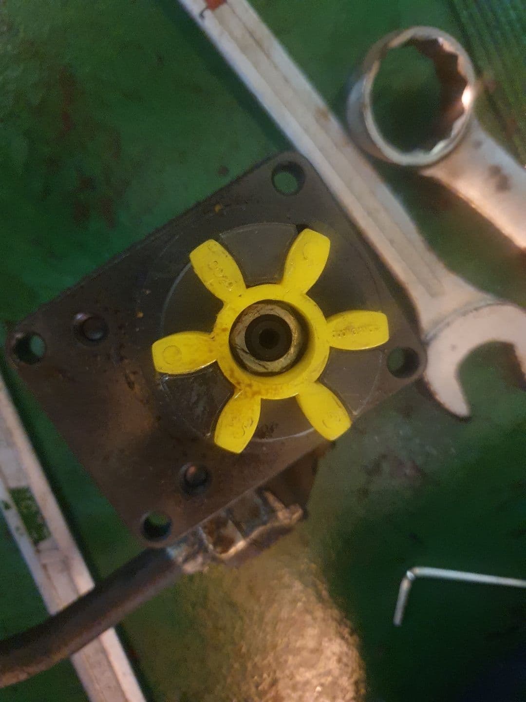 Alpha Lubricator service for MC, ME Type Engine thumbnail 5