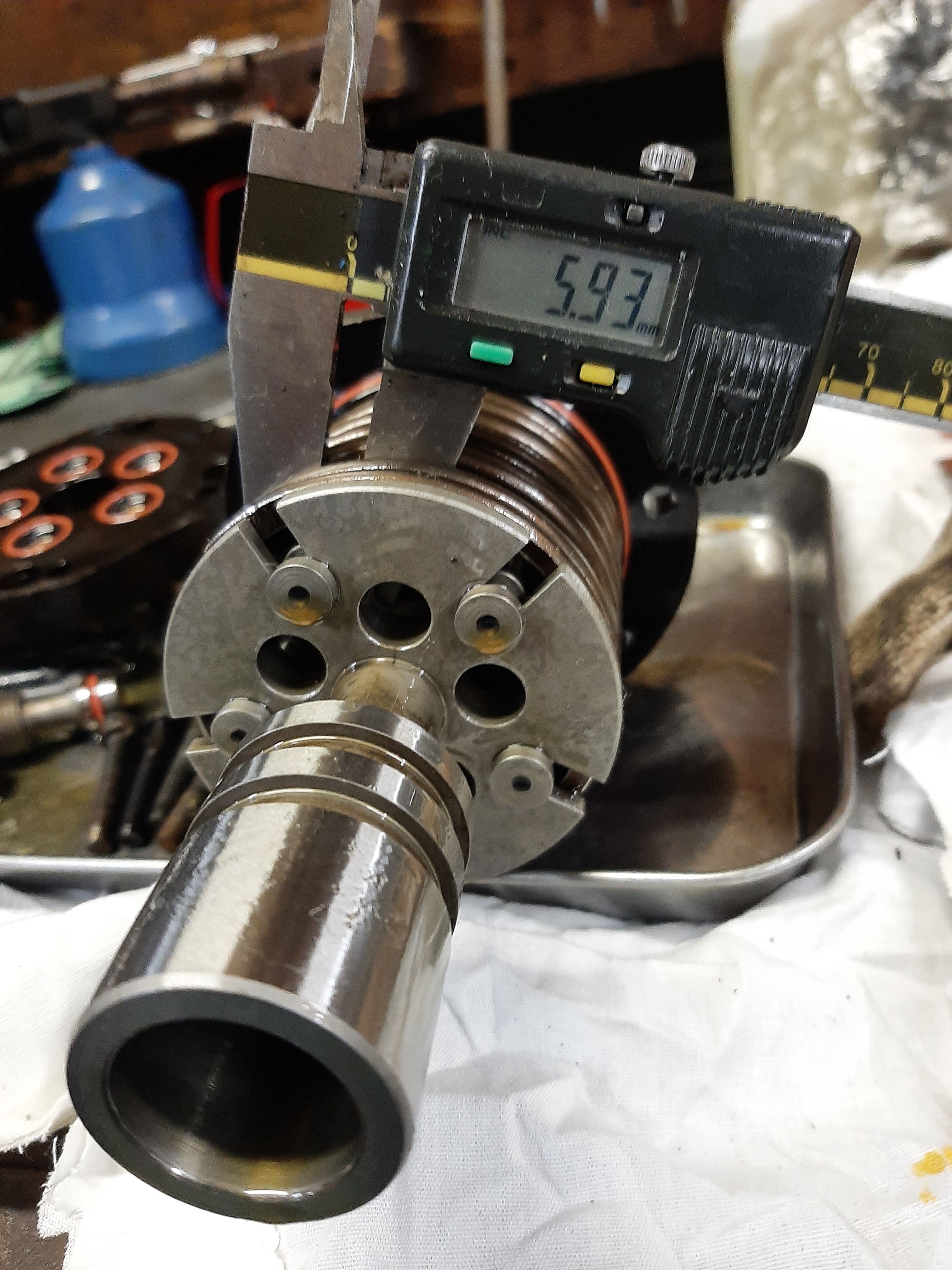 Alpha Lubricator service for MC, ME Type Engine thumbnail 3