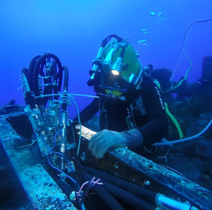 Underwater Hull Cleaning